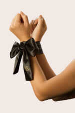 YESforLOV Black Satin Blindfold